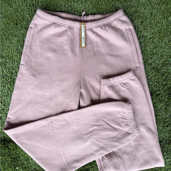 SKIMS Pants - SKIMS CLASSIC Jogger, (dusk pink)  Jogger Pants. NWT SIZE M